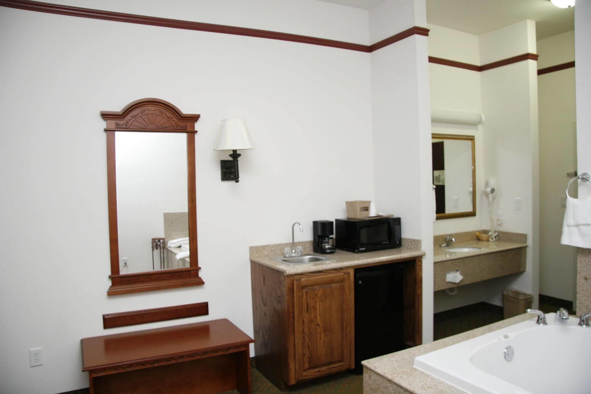 Budget Host Inn And Suites Cameron Dış mekan fotoğraf